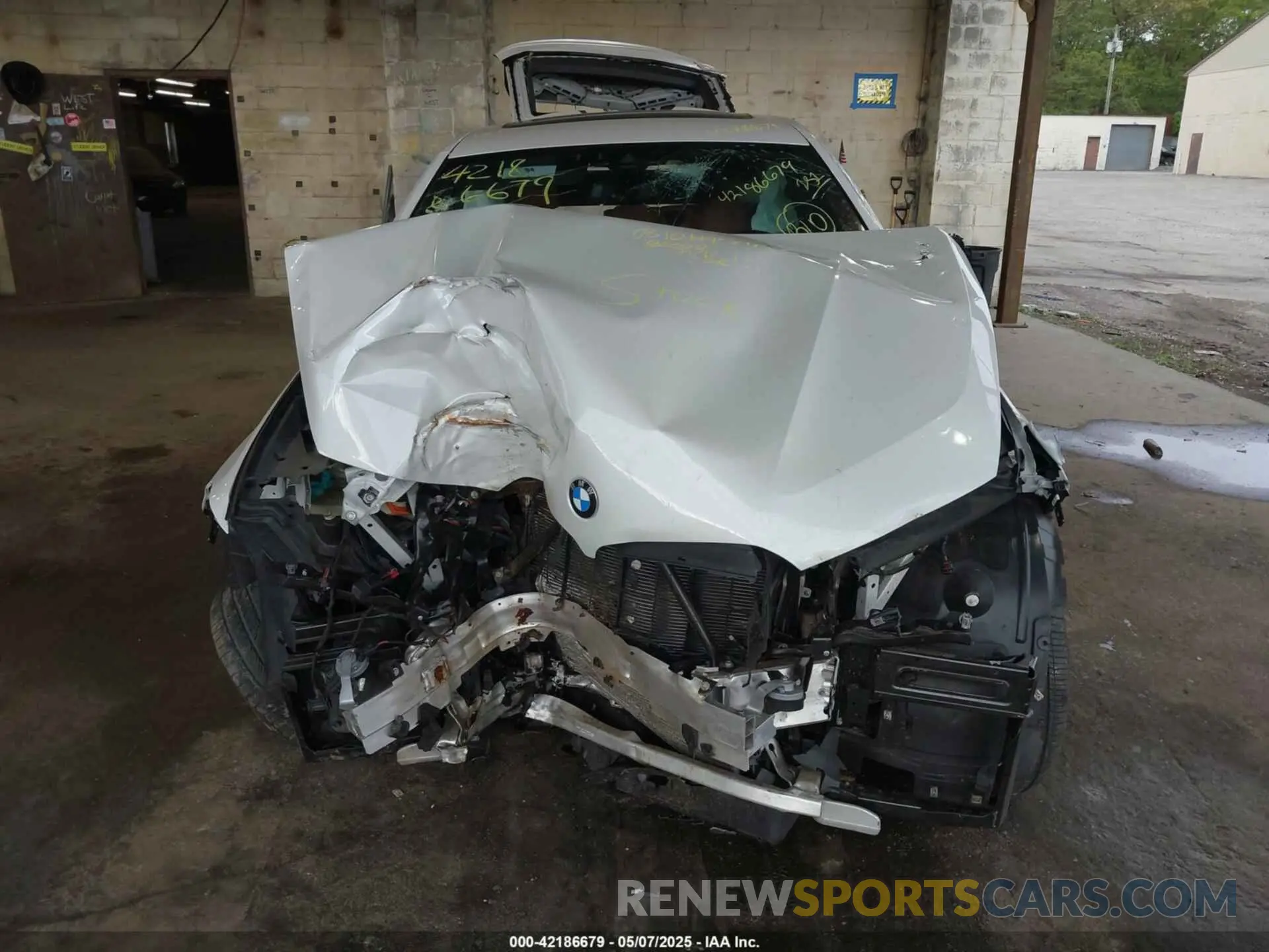 11 Photograph of a damaged car 5UXCY6C09P9N62584 BMW X6 2023