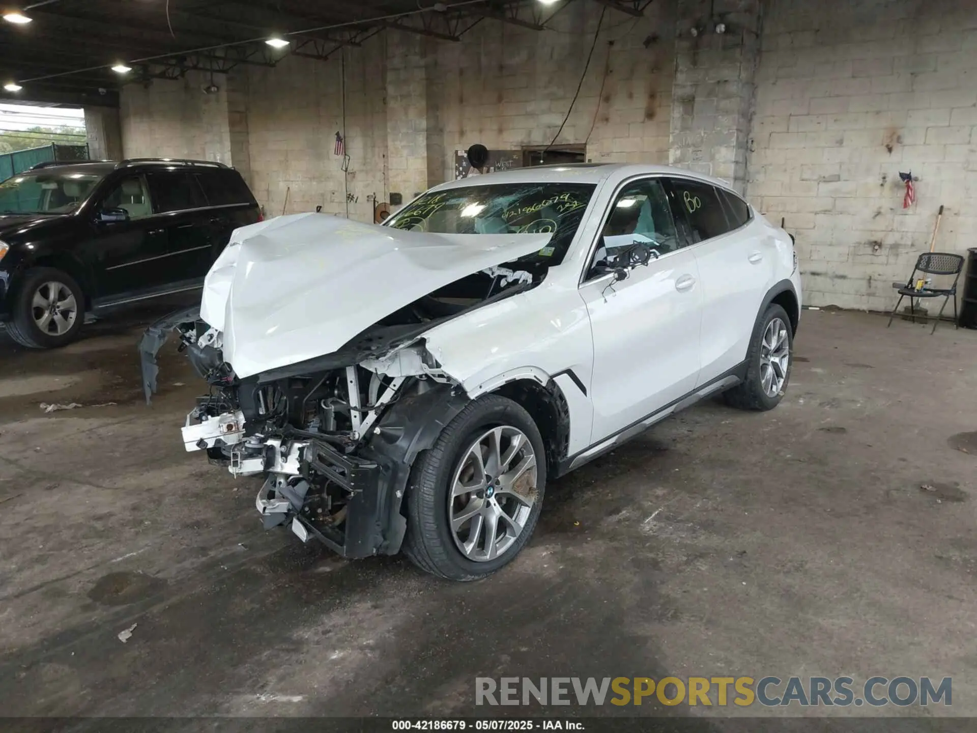 2 Photograph of a damaged car 5UXCY6C09P9N62584 BMW X6 2023
