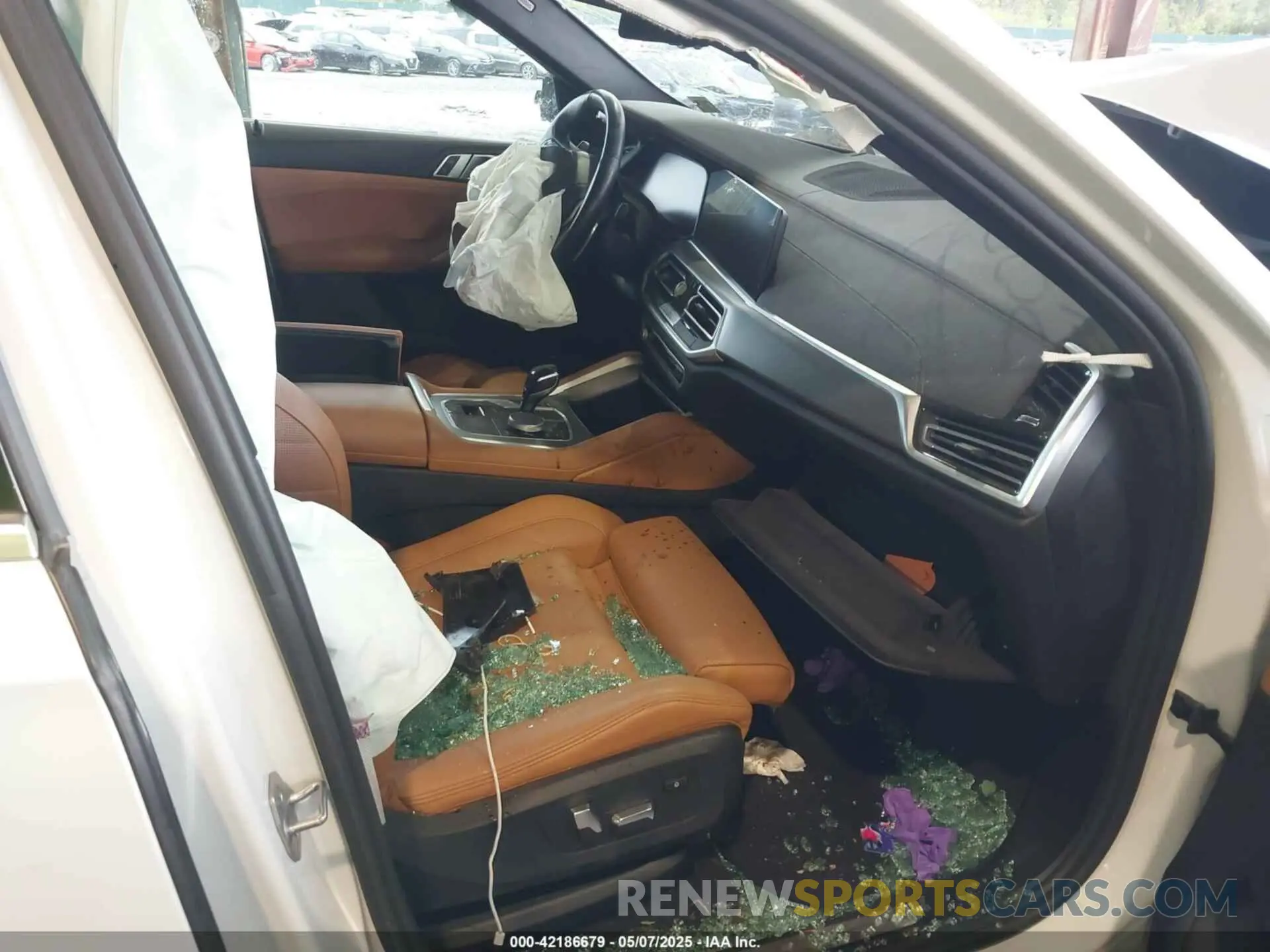 5 Photograph of a damaged car 5UXCY6C09P9N62584 BMW X6 2023