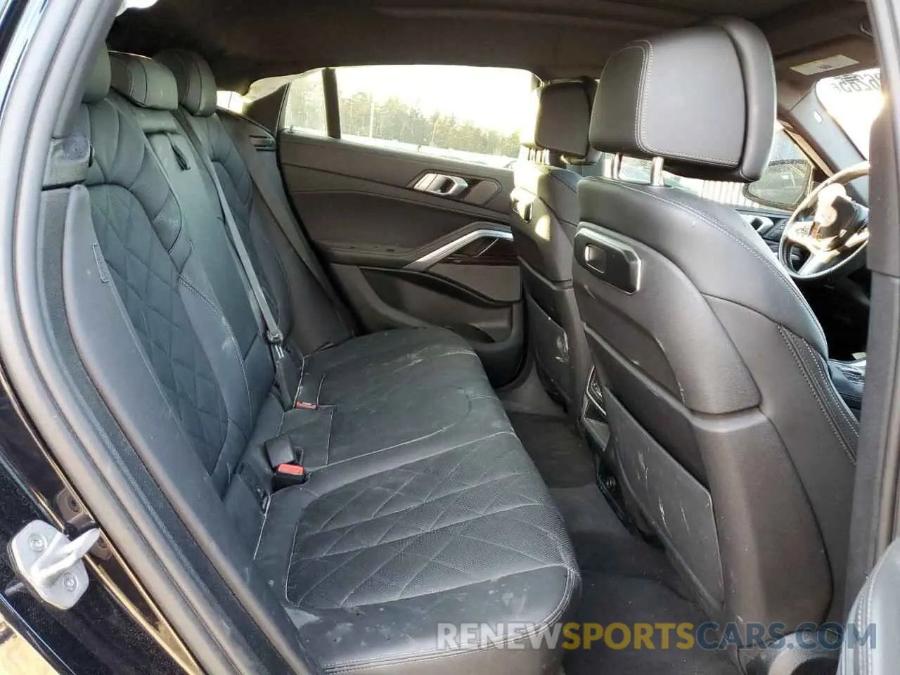 11 Photograph of a damaged car 5UX33EX01R9T16988 BMW X6 2024