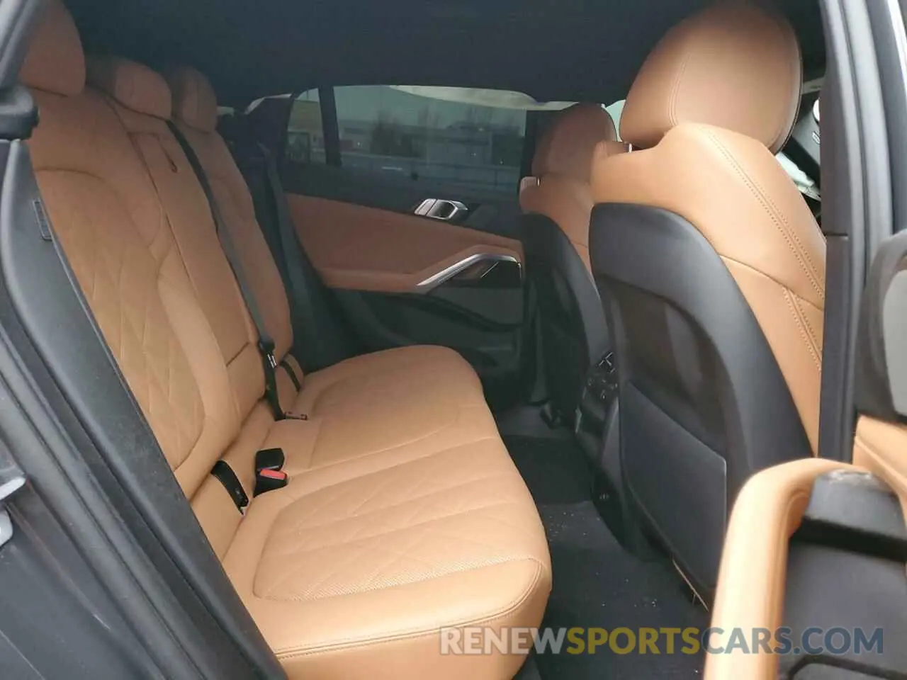 11 Photograph of a damaged car 5UX33EX01R9T50154 BMW X6 2024