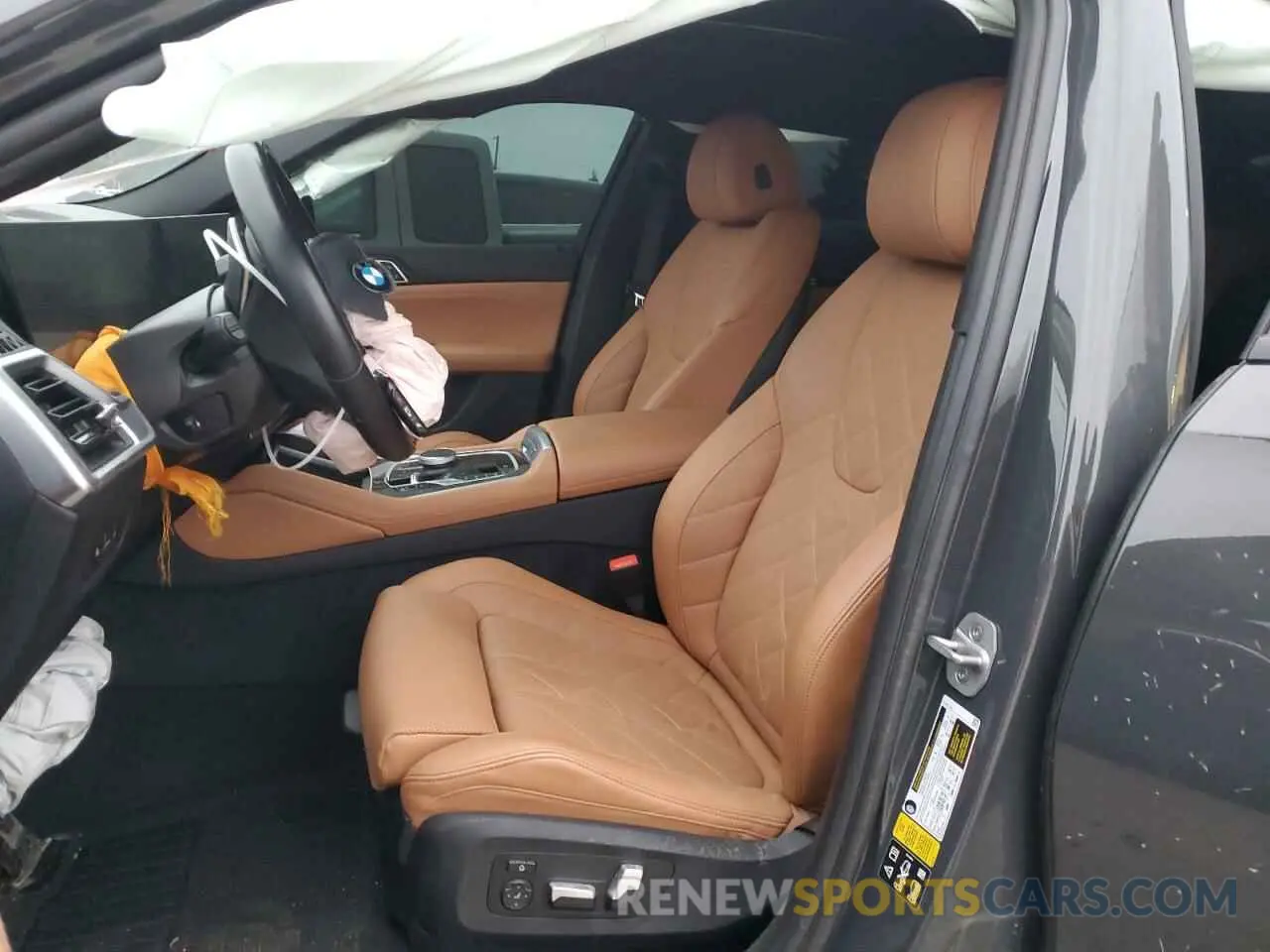 7 Photograph of a damaged car 5UX33EX01R9T50154 BMW X6 2024