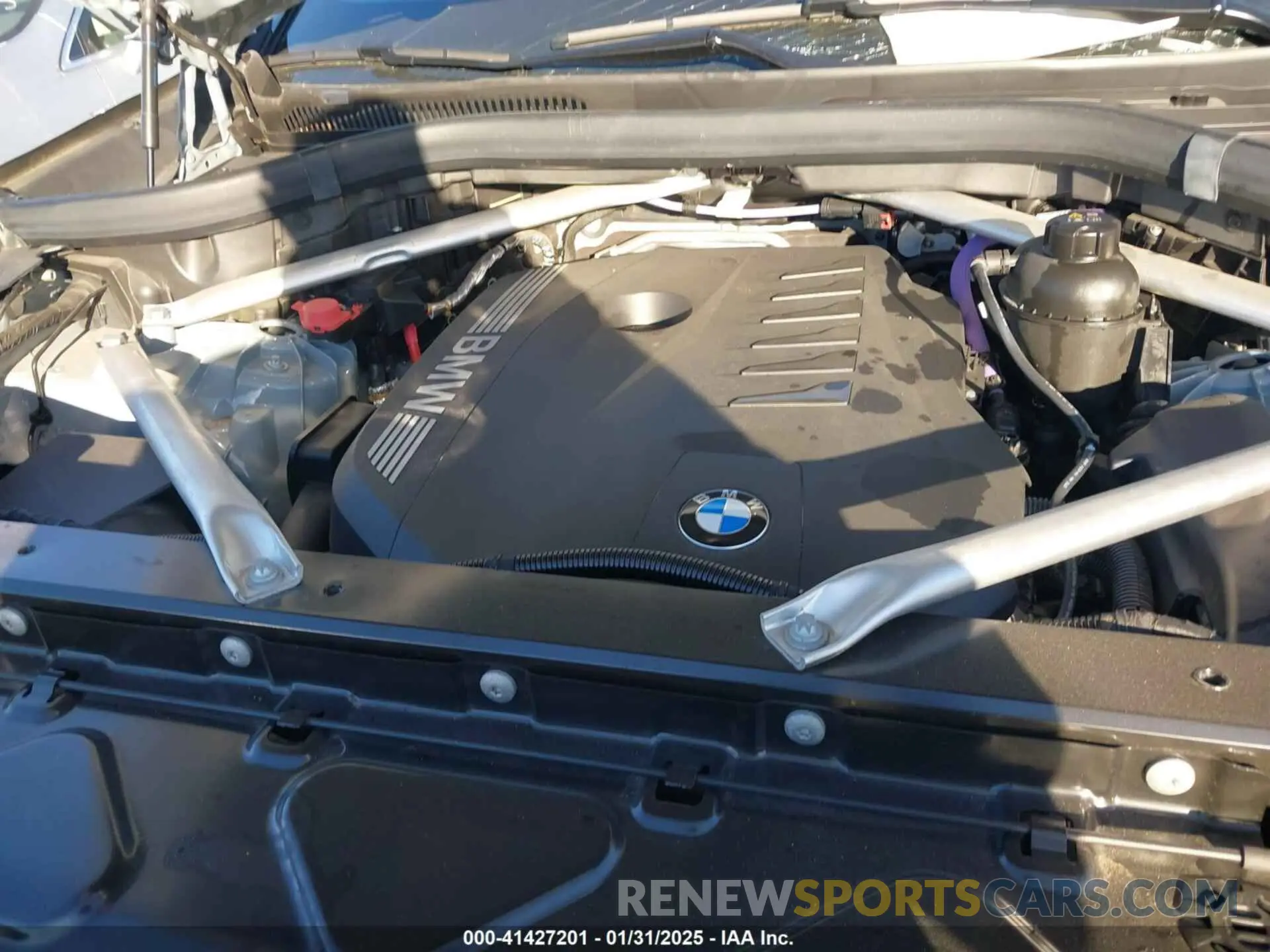 10 Photograph of a damaged car 5UX33EX02R9T41673 BMW X6 2024