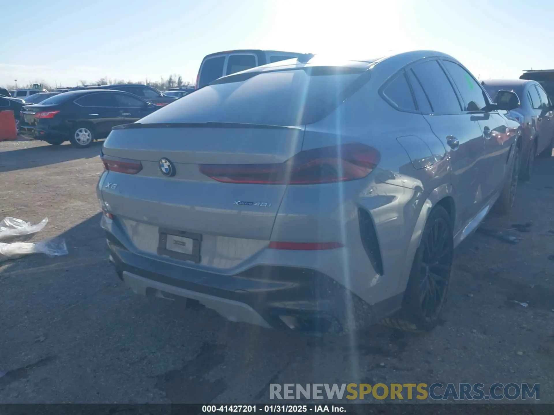 4 Photograph of a damaged car 5UX33EX02R9T41673 BMW X6 2024