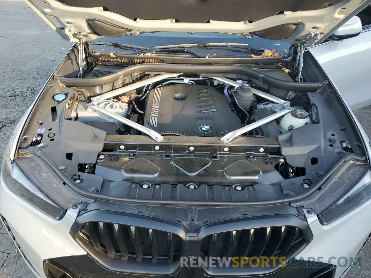 11 Photograph of a damaged car 5UX33EX02R9U54152 BMW X6 2024