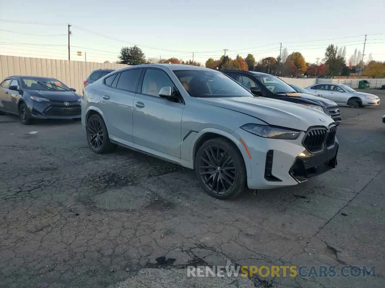 4 Photograph of a damaged car 5UX33EX02R9U54152 BMW X6 2024