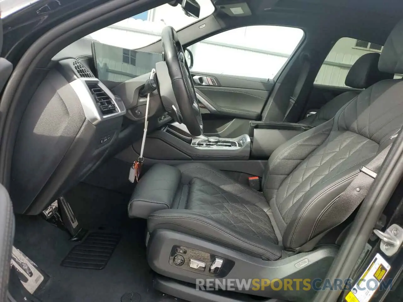 7 Photograph of a damaged car 5UX33EX02R9V06525 BMW X6 2024