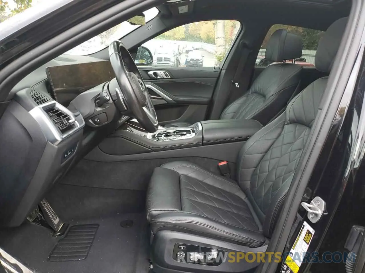 7 Photograph of a damaged car 5UX33EX06R9S46047 BMW X6 2024