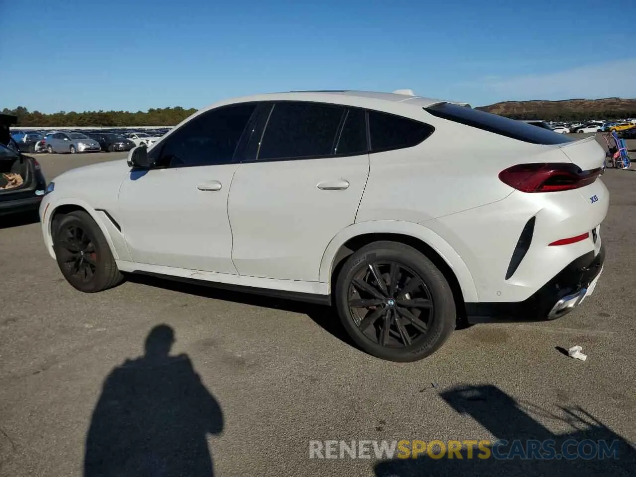 2 Photograph of a damaged car 5UX33EX06R9T30370 BMW X6 2024