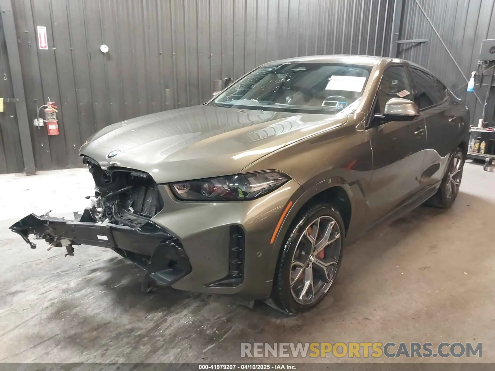 2 Photograph of a damaged car 5UX33EX07R9T11763 BMW X6 2024