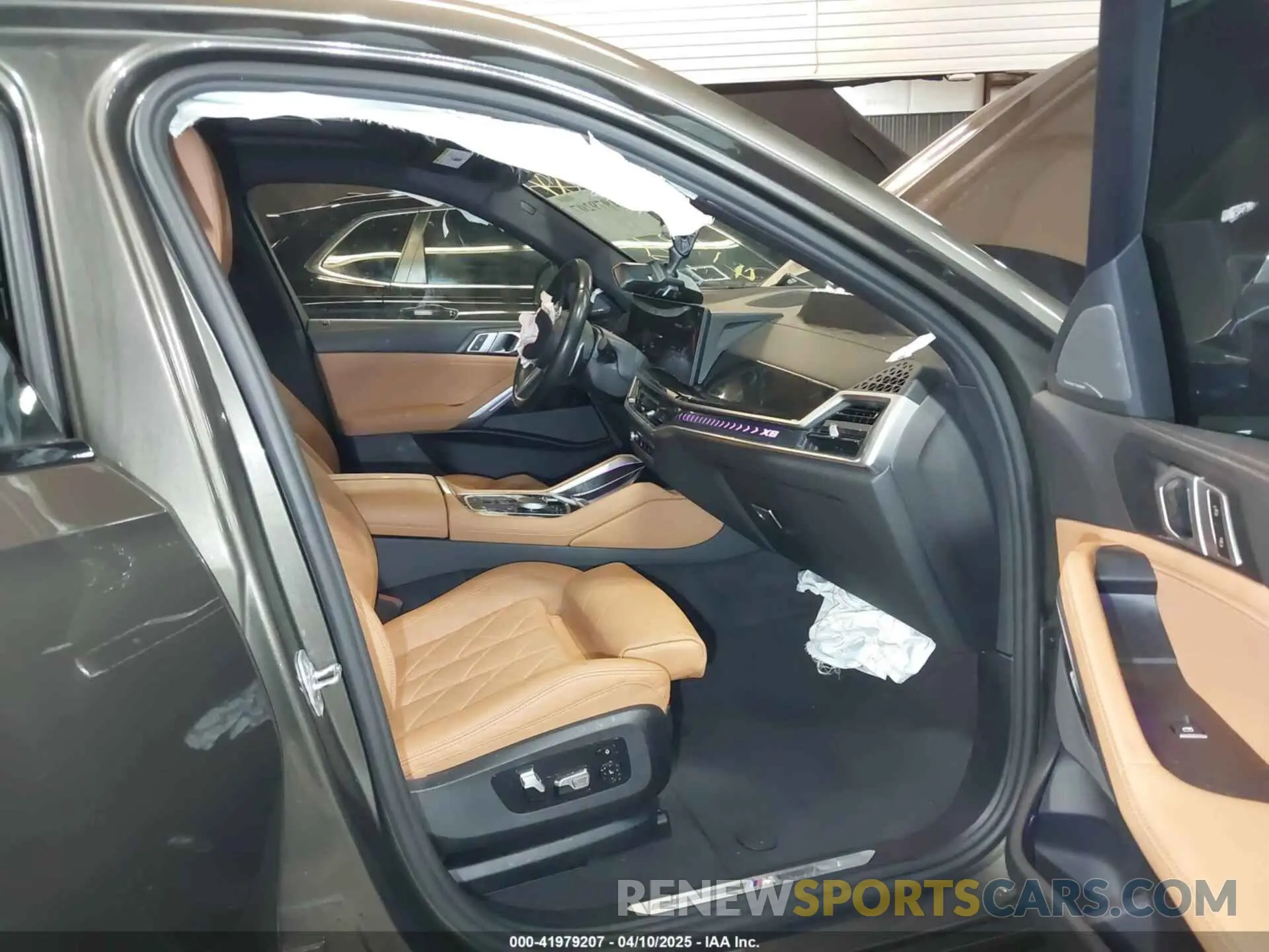 5 Photograph of a damaged car 5UX33EX07R9T11763 BMW X6 2024