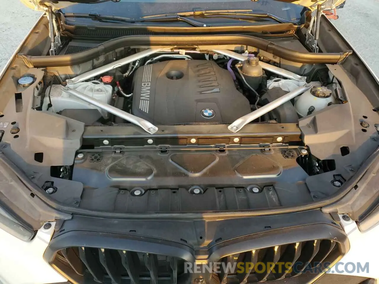 12 Photograph of a damaged car 5UX33EX08R9S90695 BMW X6 2024