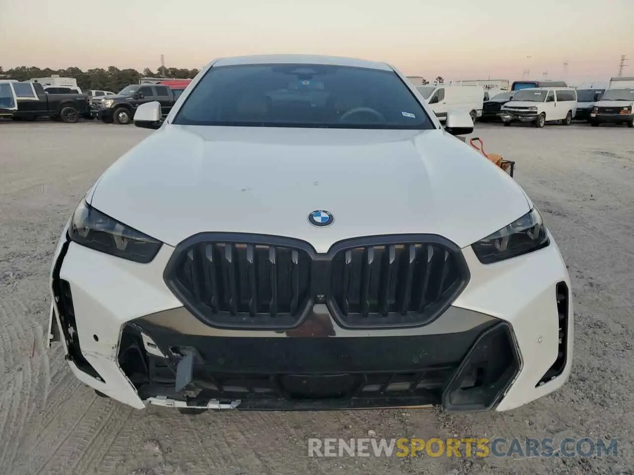 5 Photograph of a damaged car 5UX33EX08R9S90695 BMW X6 2024