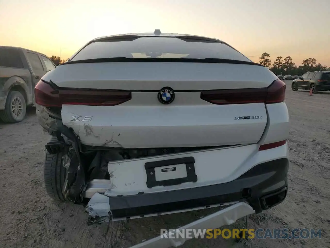 6 Photograph of a damaged car 5UX33EX08R9S90695 BMW X6 2024