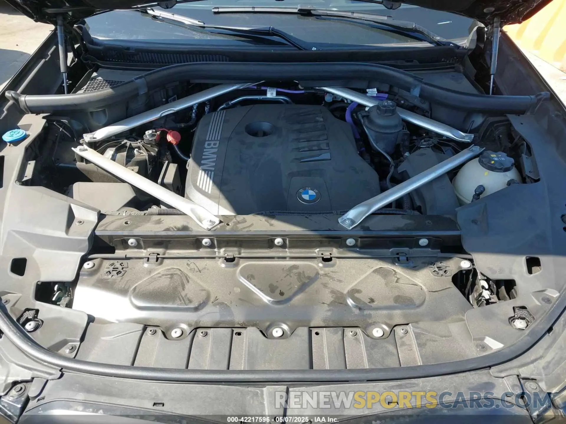 10 Photograph of a damaged car 5UX33EX09R9U76990 BMW X6 2024