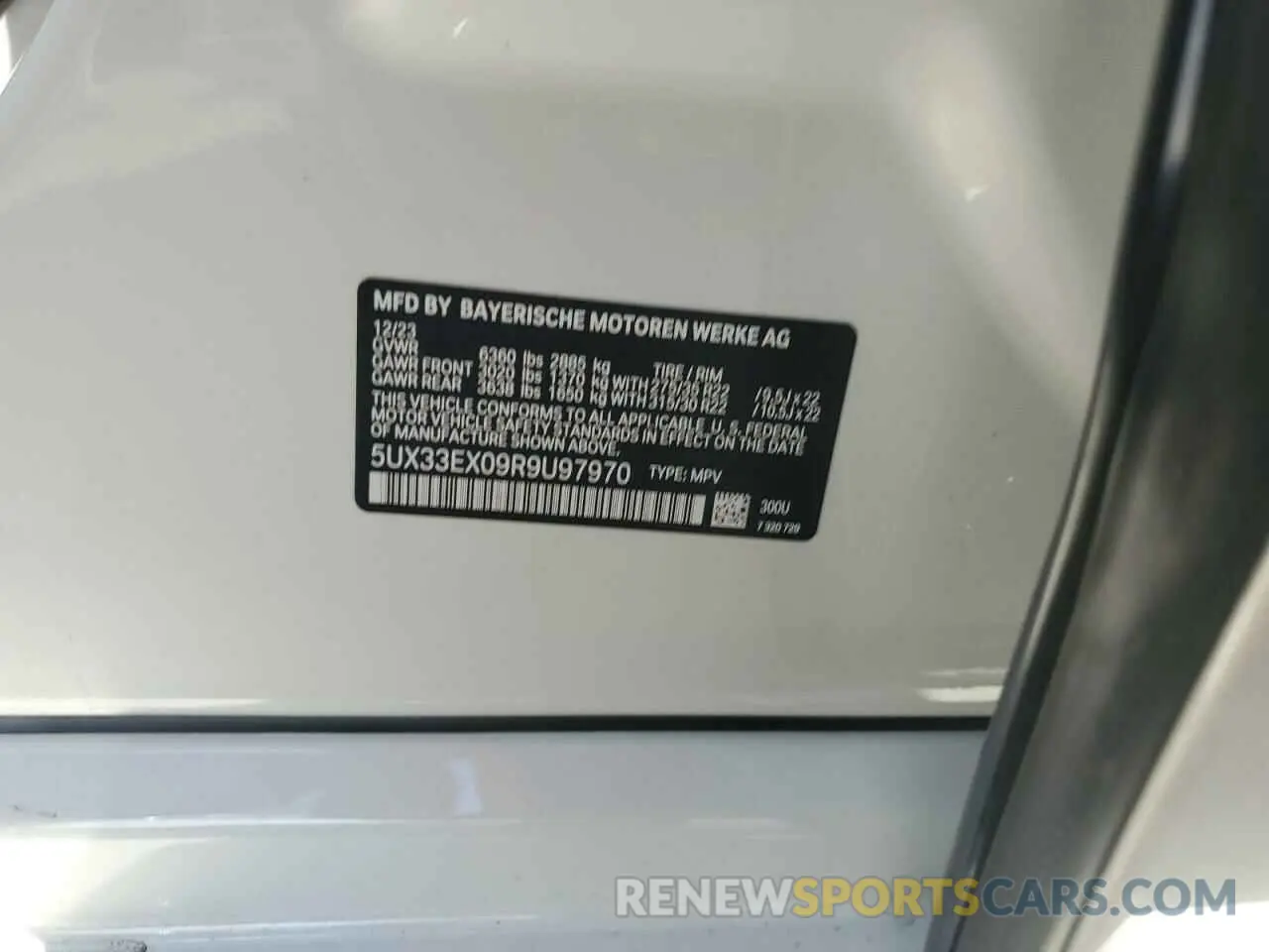 12 Photograph of a damaged car 5UX33EX09R9U97970 BMW X6 2024
