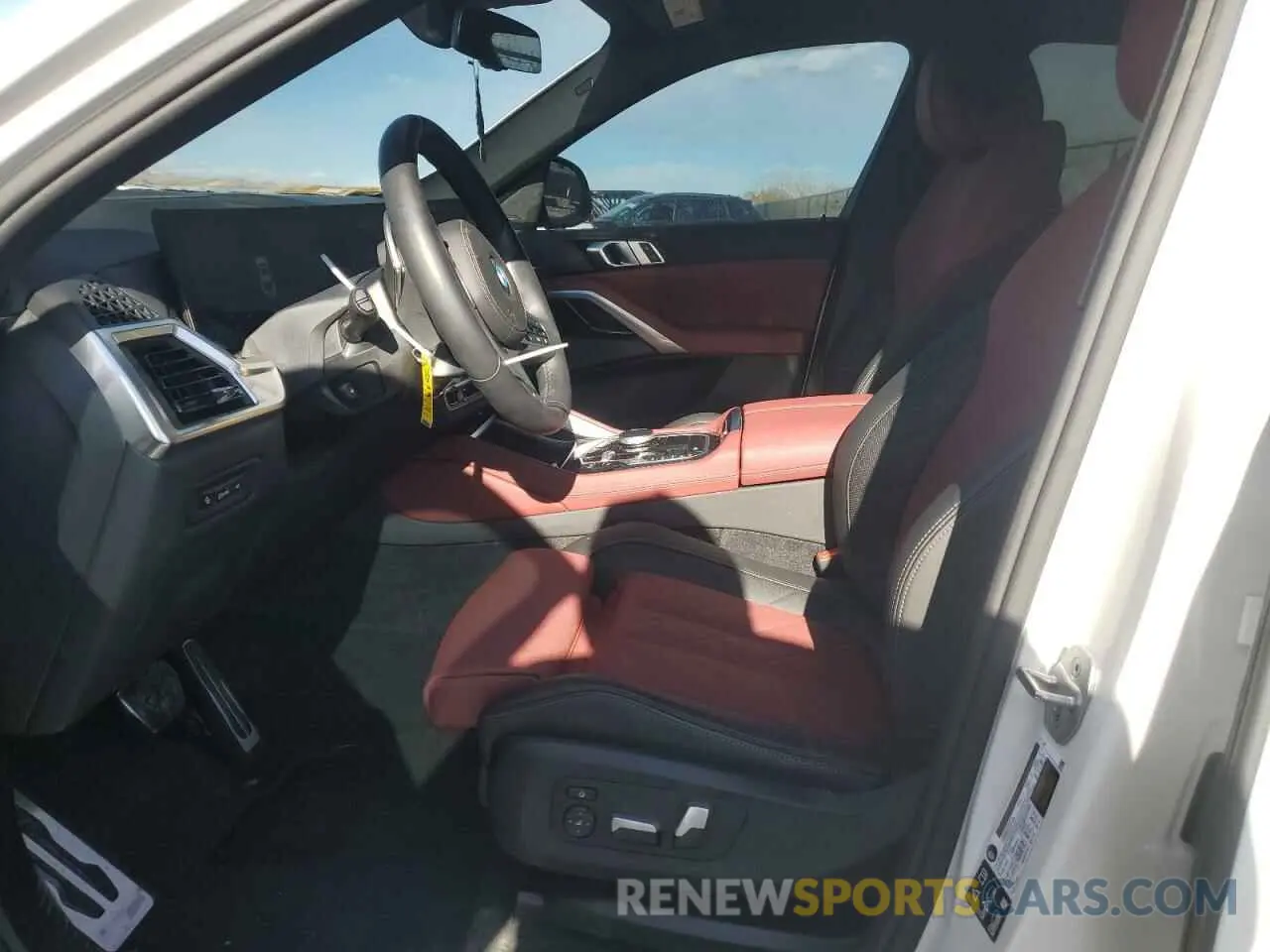 7 Photograph of a damaged car 5UX33EX09R9U97970 BMW X6 2024