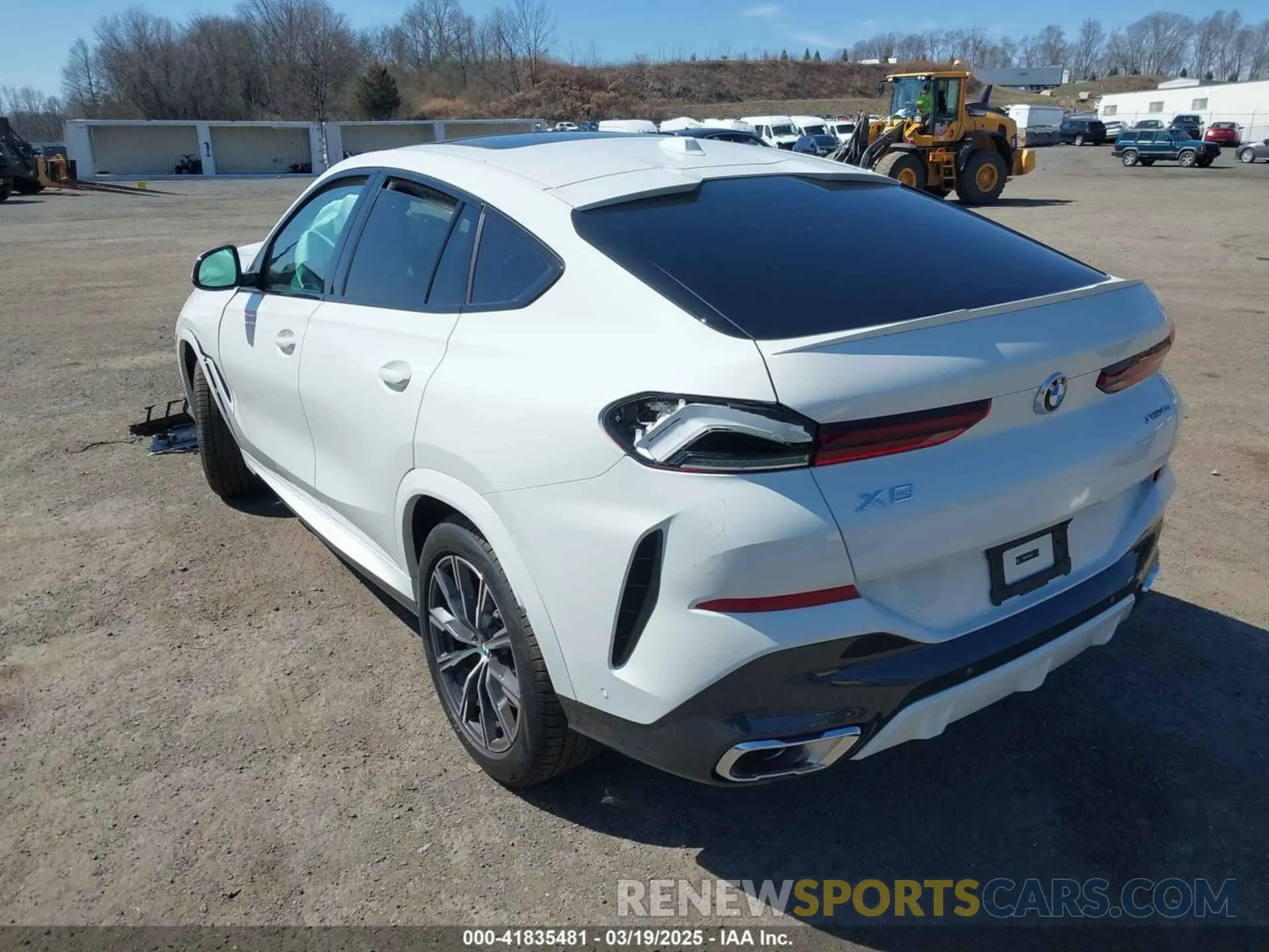 3 Photograph of a damaged car 5UX33EX01S9Z04573 BMW X6 2025