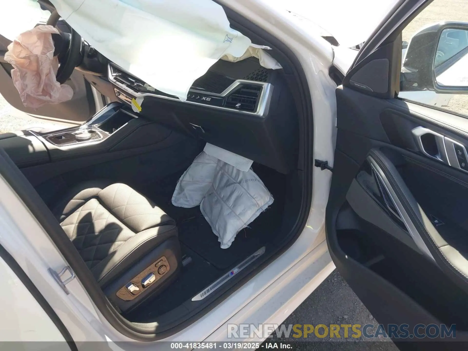 5 Photograph of a damaged car 5UX33EX01S9Z04573 BMW X6 2025
