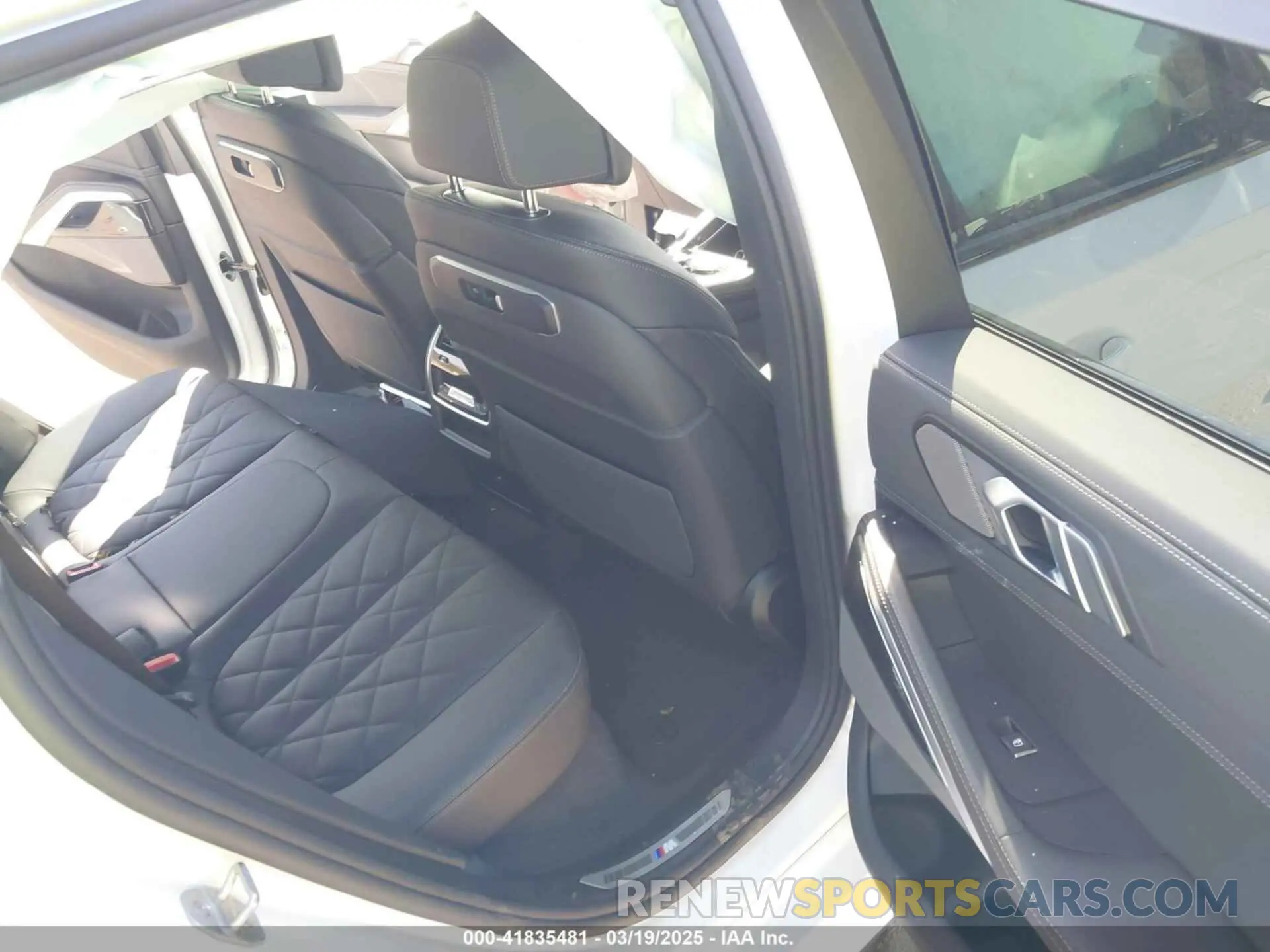8 Photograph of a damaged car 5UX33EX01S9Z04573 BMW X6 2025