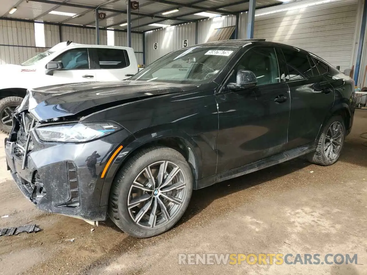 1 Photograph of a damaged car 5UX33EX01S9Z31322 BMW X6 2025