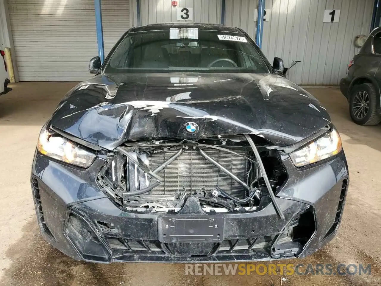 5 Photograph of a damaged car 5UX33EX01S9Z31322 BMW X6 2025
