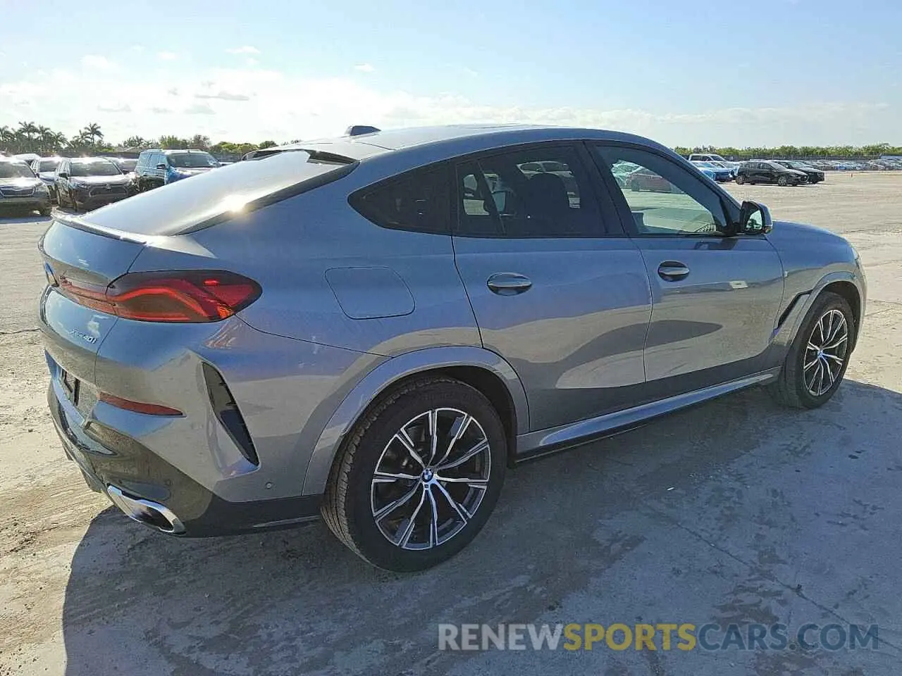 3 Photograph of a damaged car 5UX33EX02S9W99295 BMW X6 2025