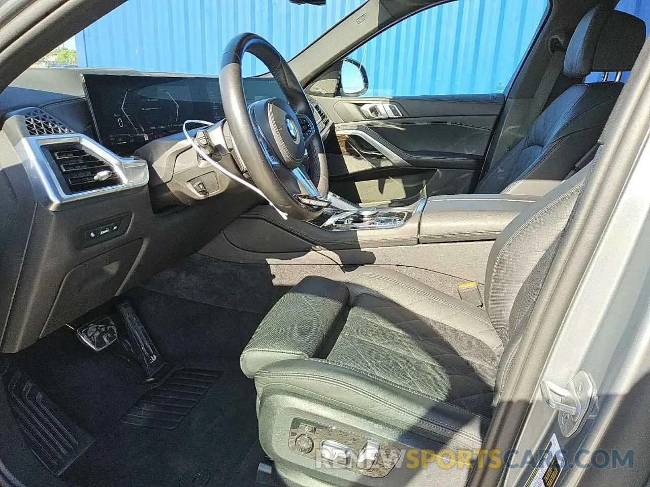 7 Photograph of a damaged car 5UX33EX02S9W99295 BMW X6 2025