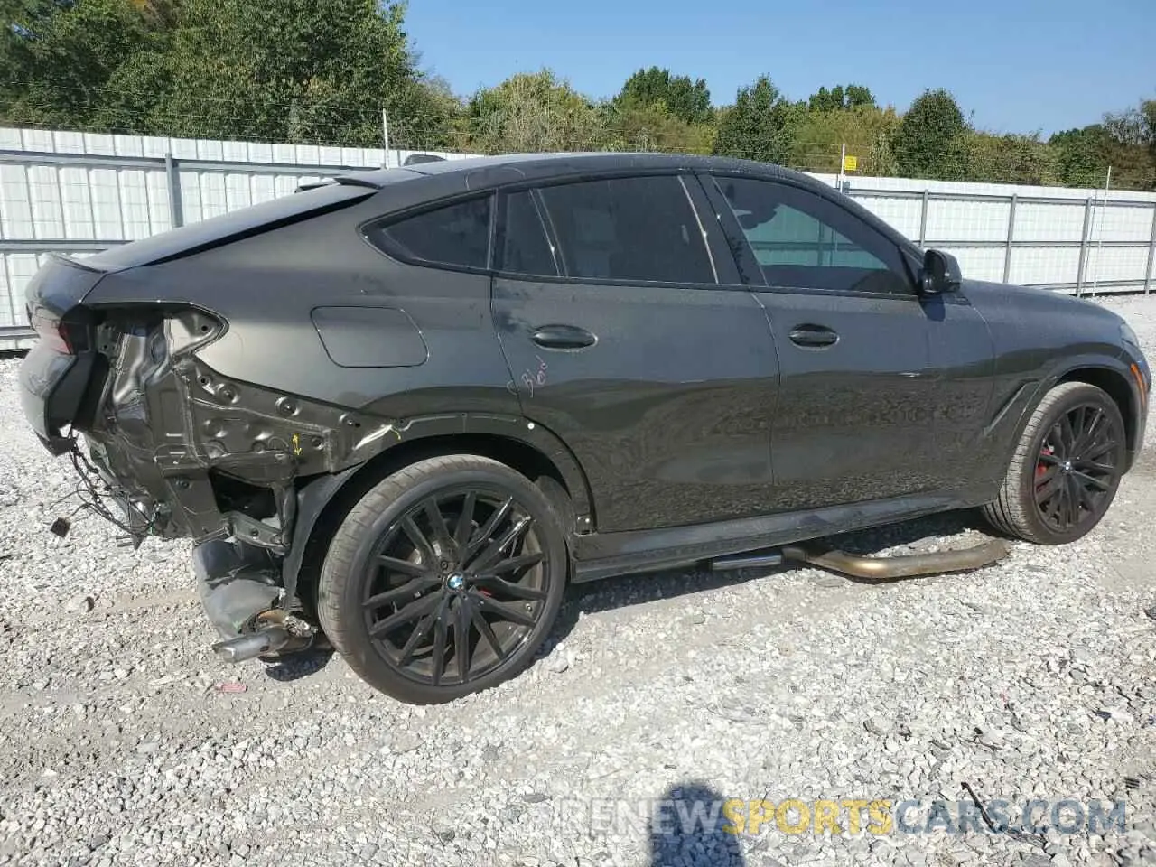 3 Photograph of a damaged car 5UX33EX02S9X11137 BMW X6 2025
