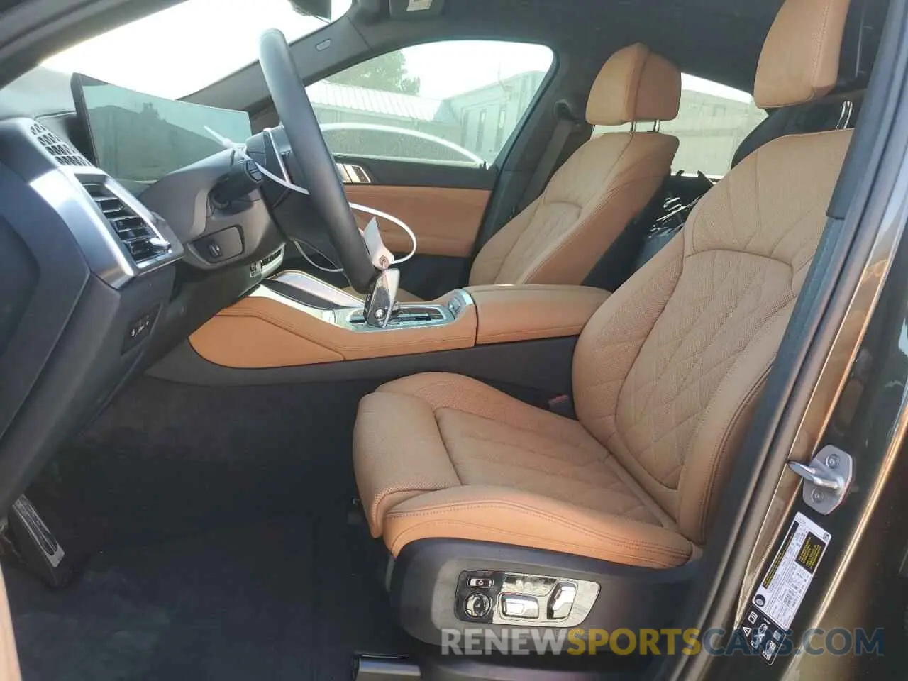 7 Photograph of a damaged car 5UX33EX02S9X11137 BMW X6 2025