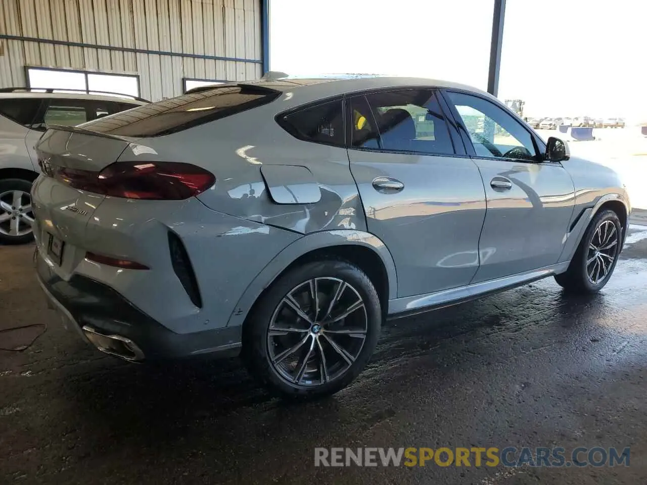3 Photograph of a damaged car 5UX33EX02S9Z31250 BMW X6 2025