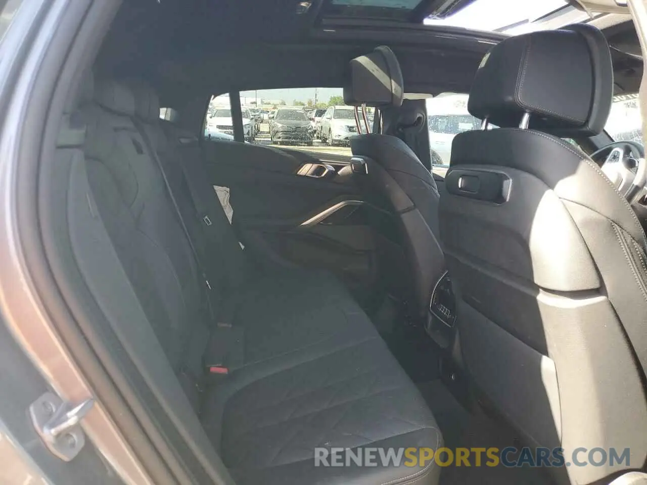 11 Photograph of a damaged car 5UX33EX03S9X00132 BMW X6 2025