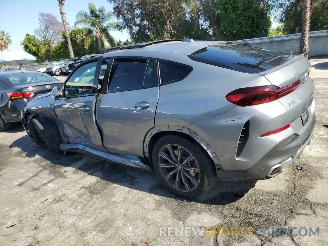 2 Photograph of a damaged car 5UX33EX03S9X00132 BMW X6 2025