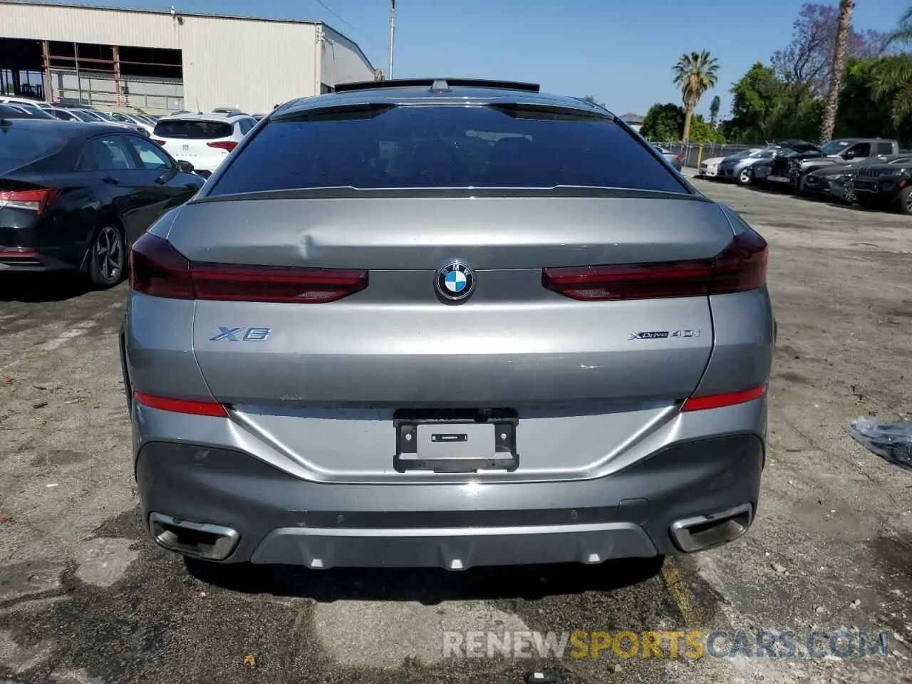 6 Photograph of a damaged car 5UX33EX03S9X00132 BMW X6 2025