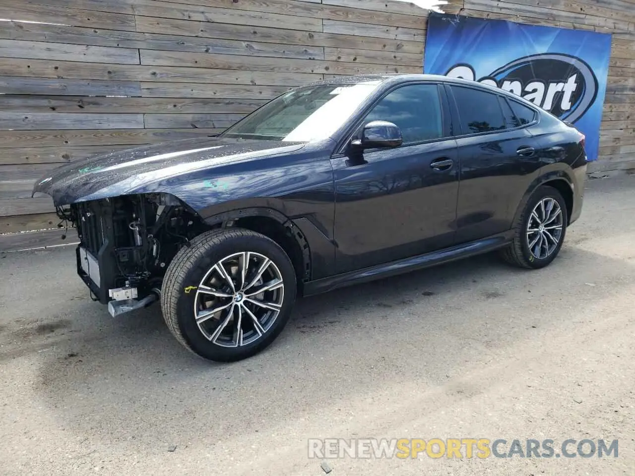 1 Photograph of a damaged car 5UX33EX03S9X36158 BMW X6 2025