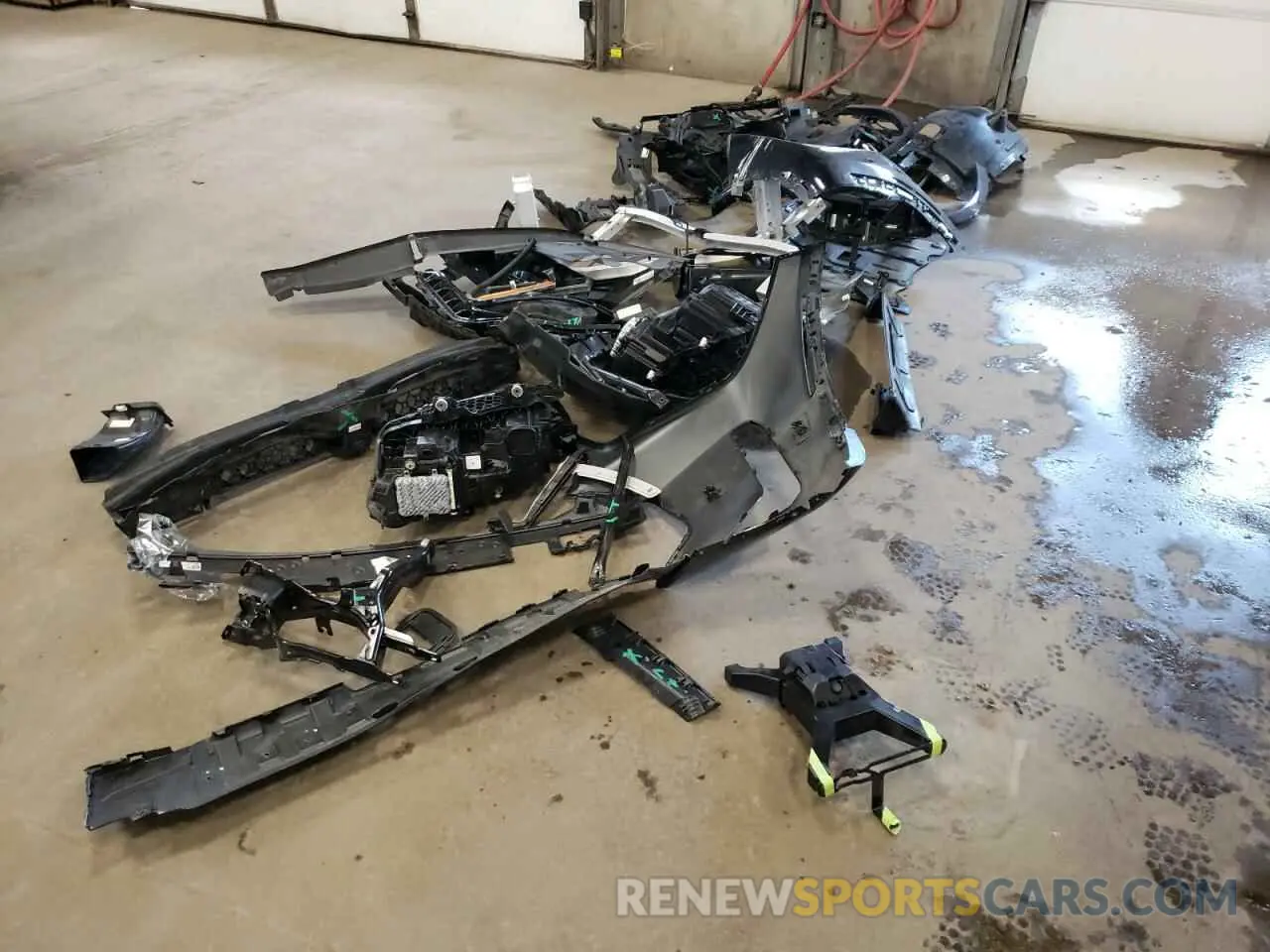 13 Photograph of a damaged car 5UX33EX03S9X36158 BMW X6 2025