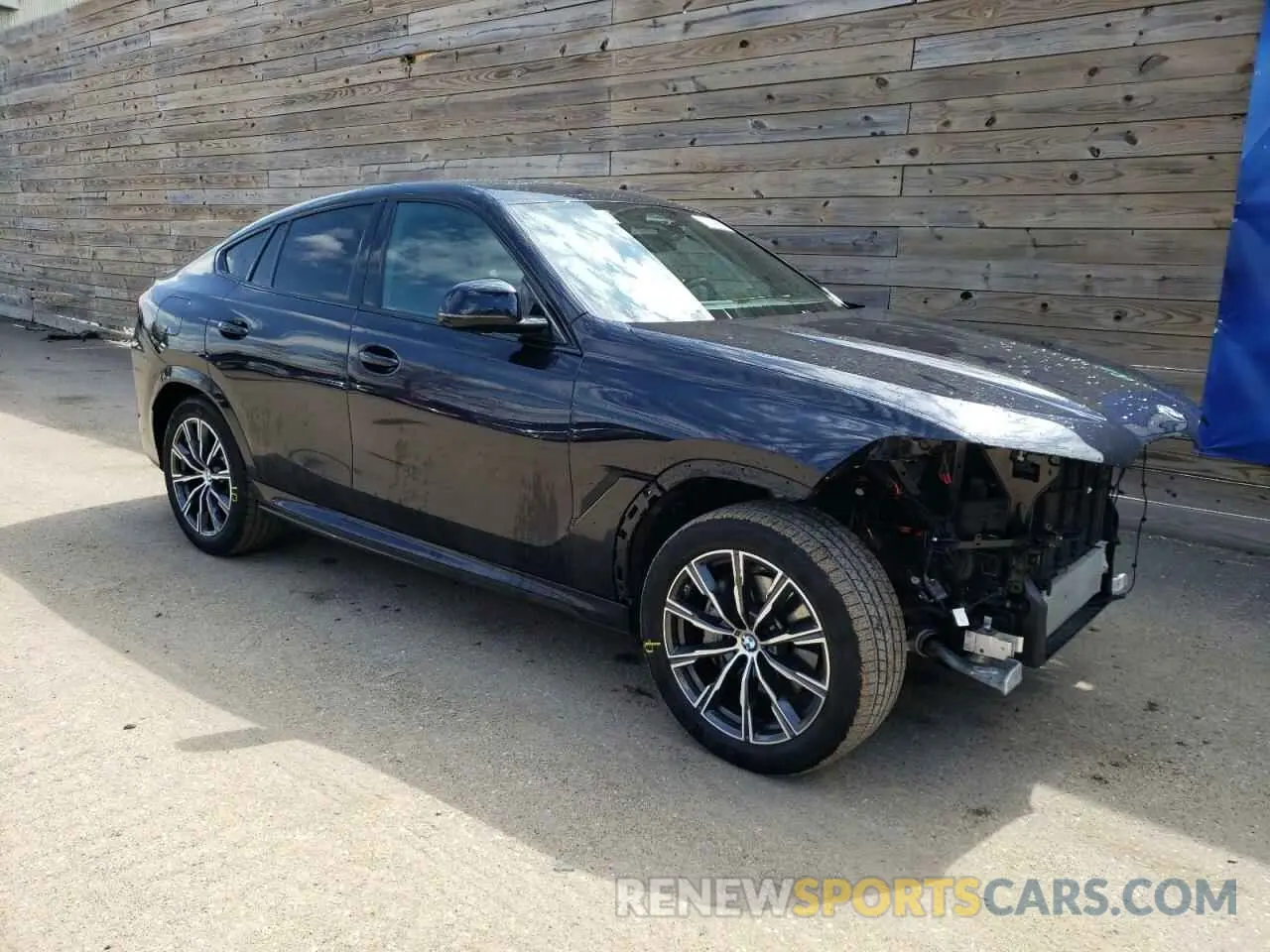 4 Photograph of a damaged car 5UX33EX03S9X36158 BMW X6 2025