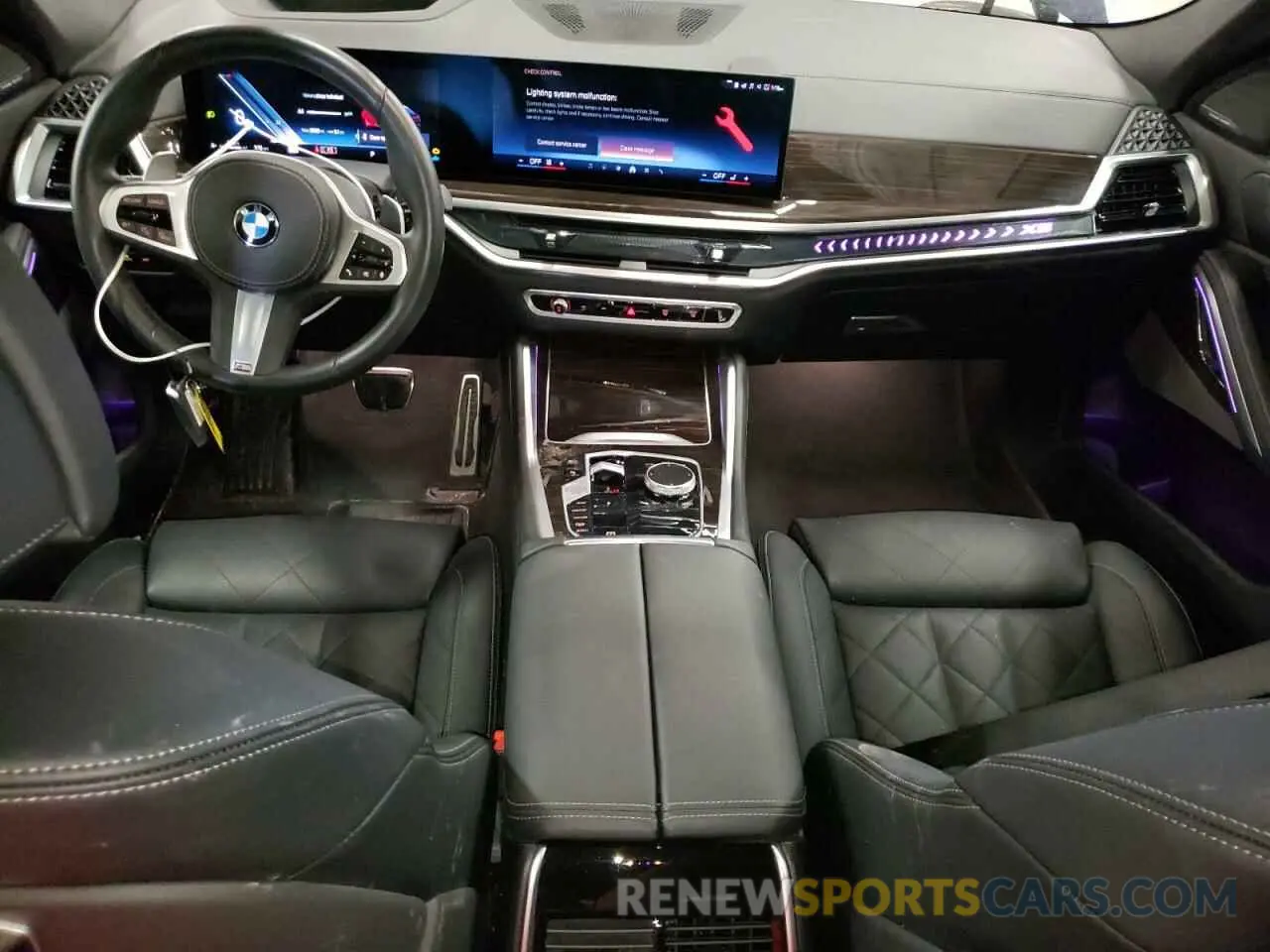 8 Photograph of a damaged car 5UX33EX03S9X36158 BMW X6 2025