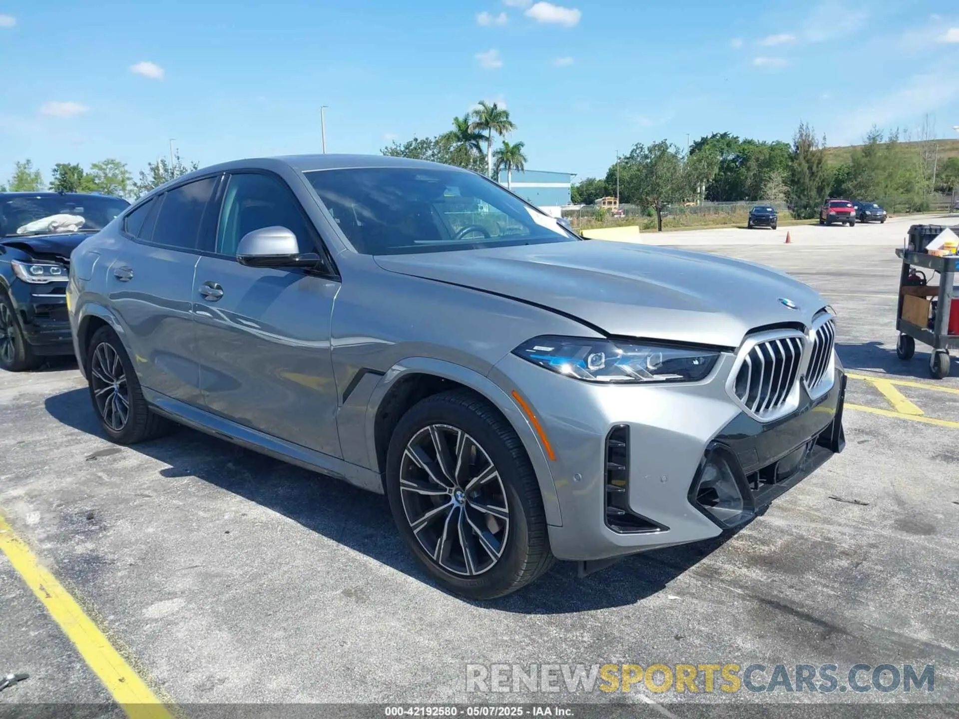 1 Photograph of a damaged car 5UX33EX04S9X20728 BMW X6 2025