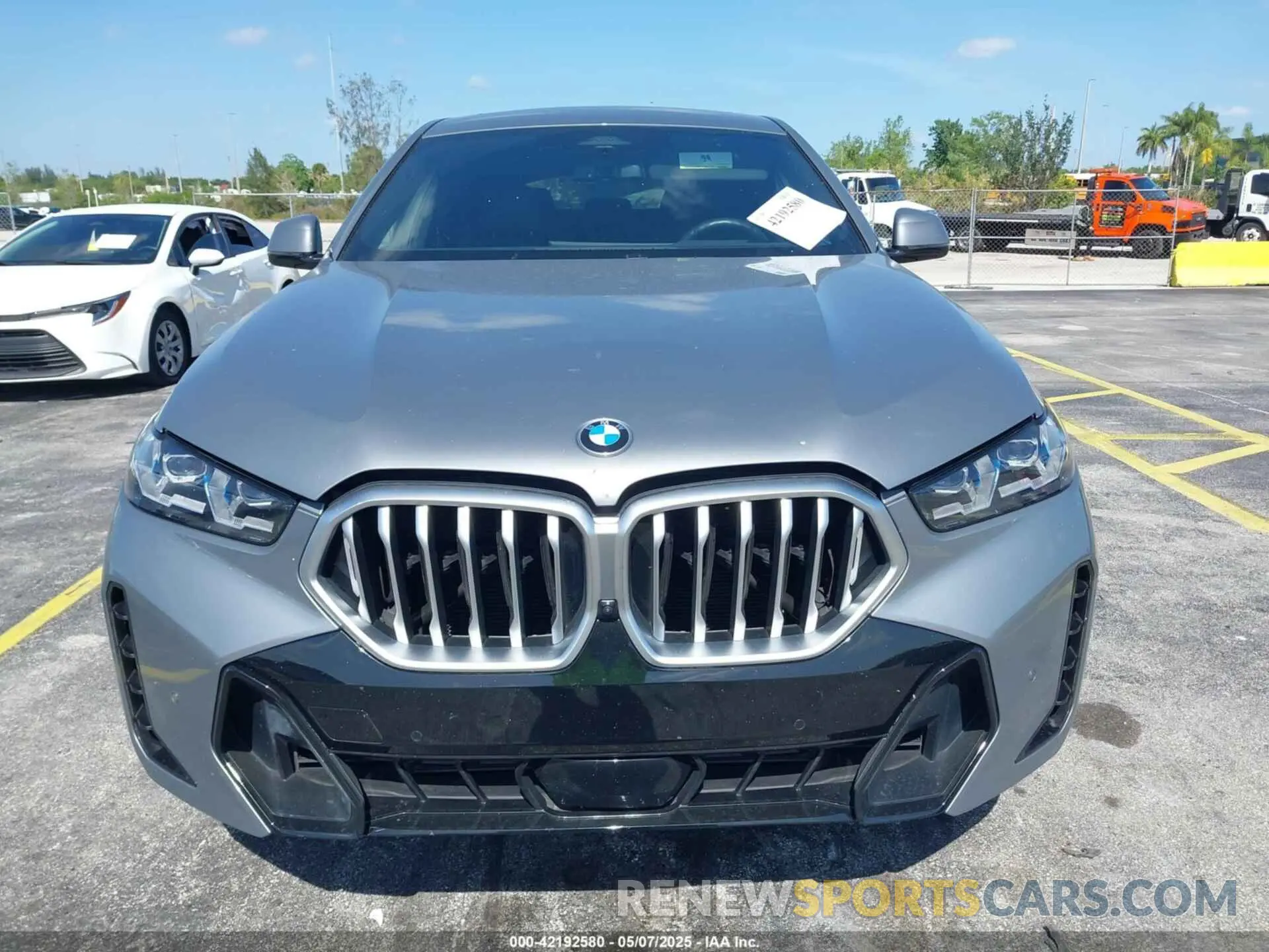 12 Photograph of a damaged car 5UX33EX04S9X20728 BMW X6 2025