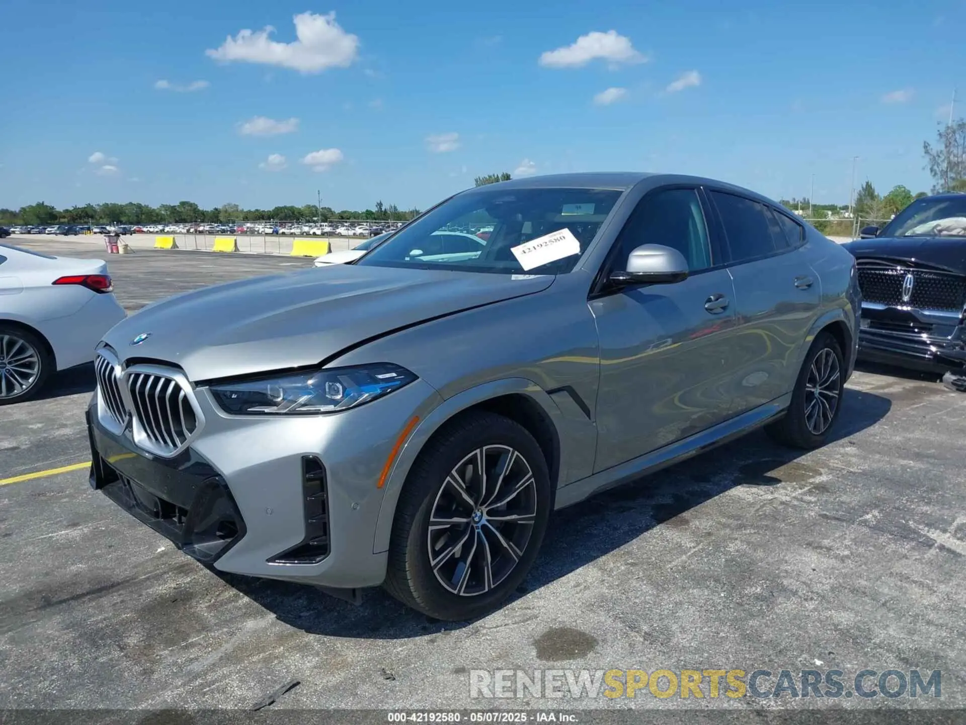 2 Photograph of a damaged car 5UX33EX04S9X20728 BMW X6 2025