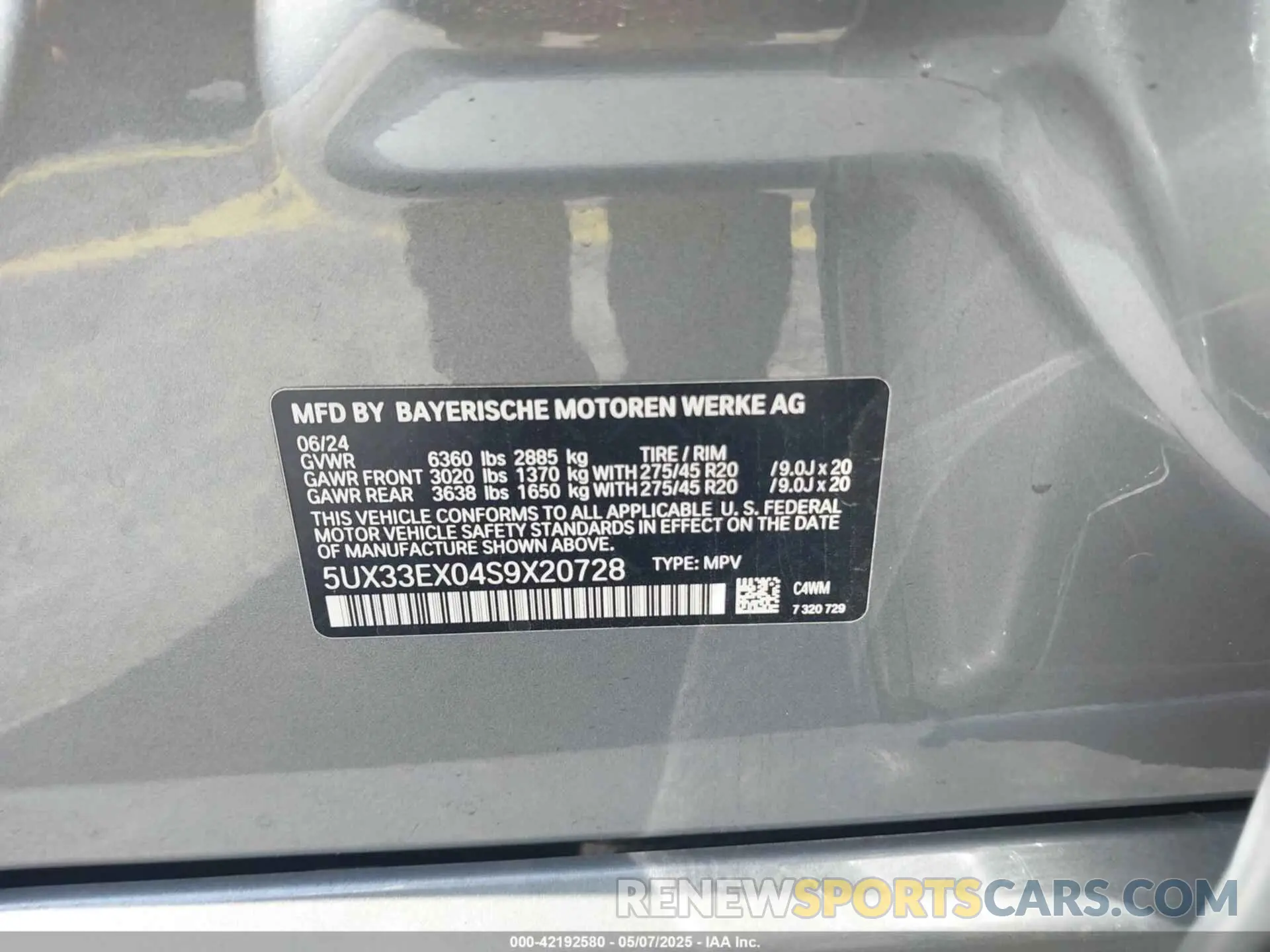 9 Photograph of a damaged car 5UX33EX04S9X20728 BMW X6 2025