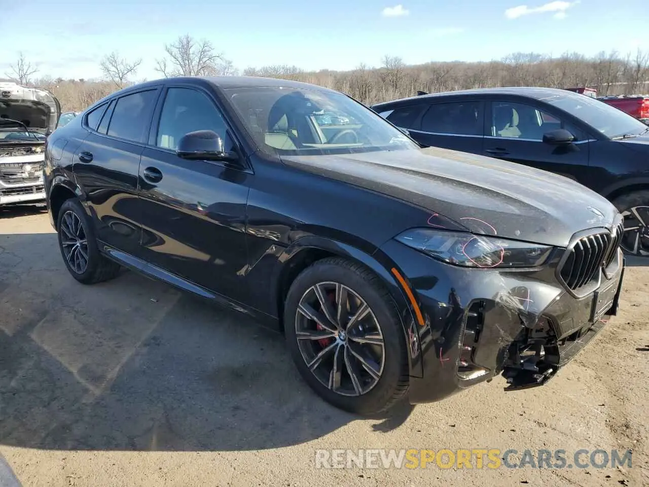 4 Photograph of a damaged car 5UX33EX04S9Y40724 BMW X6 2025