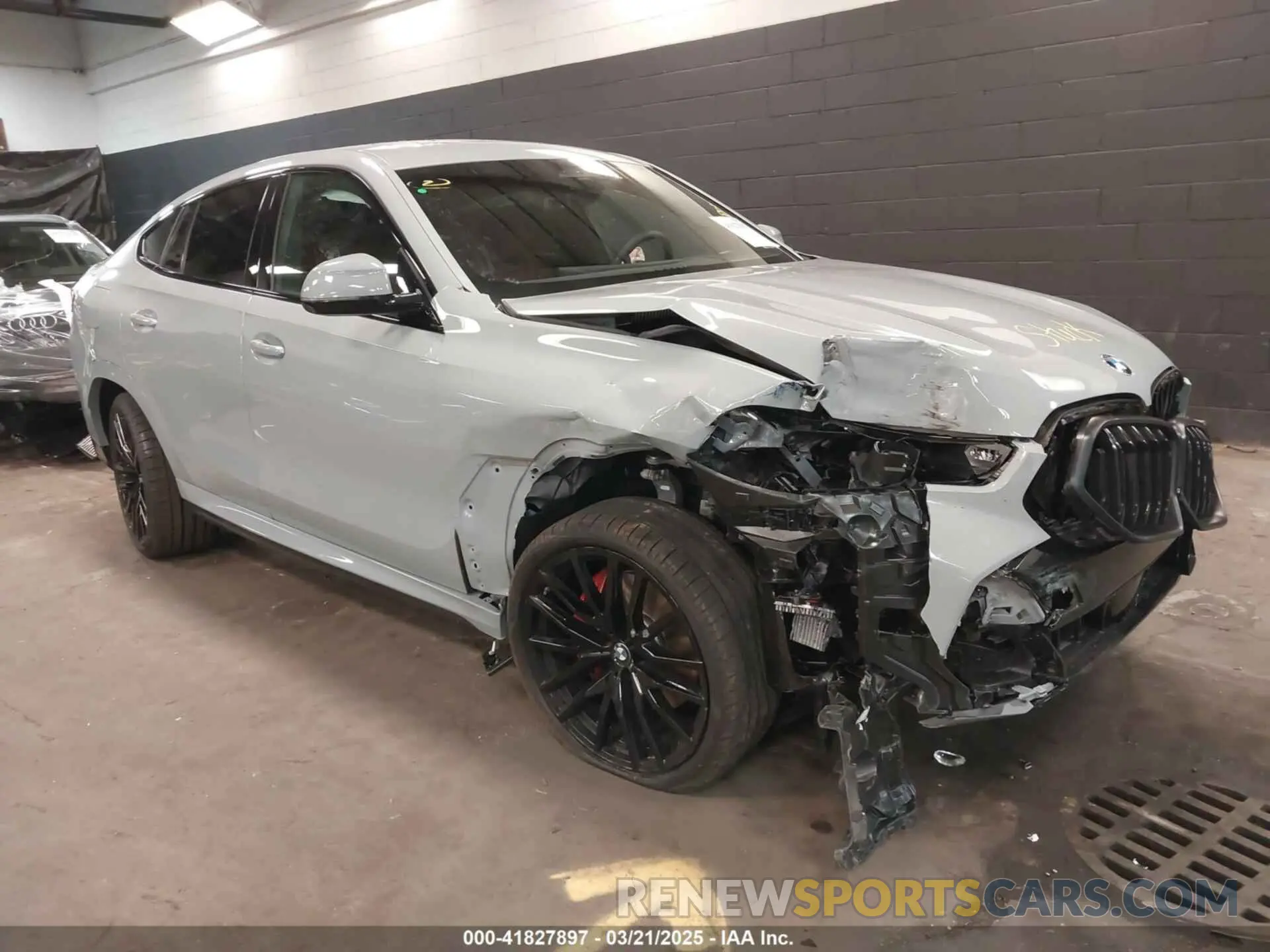 1 Photograph of a damaged car 5UX33EX04S9Z44291 BMW X6 2025