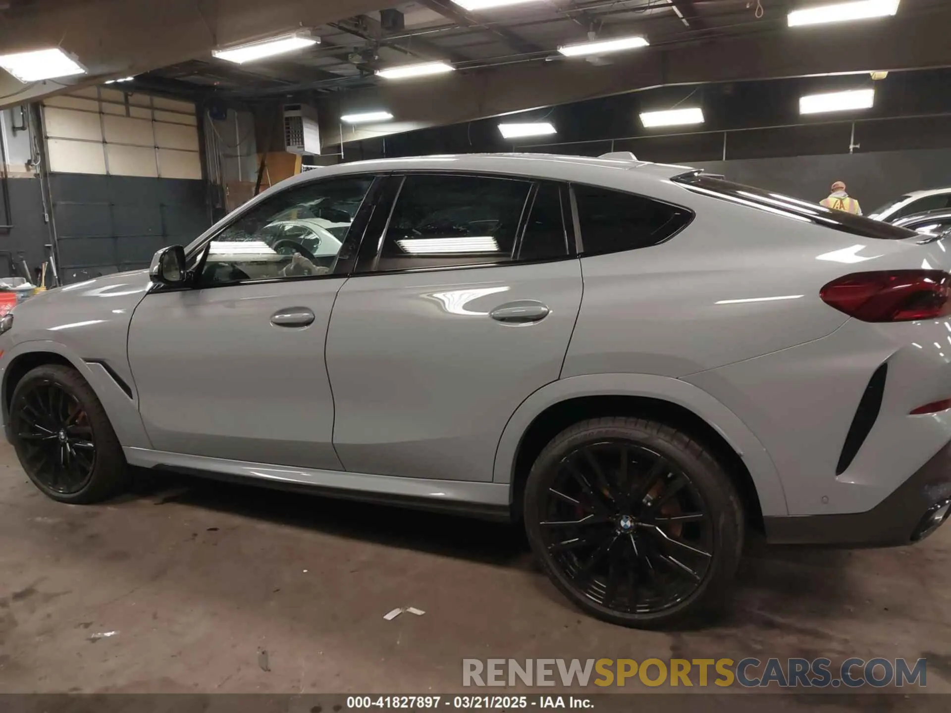 14 Photograph of a damaged car 5UX33EX04S9Z44291 BMW X6 2025