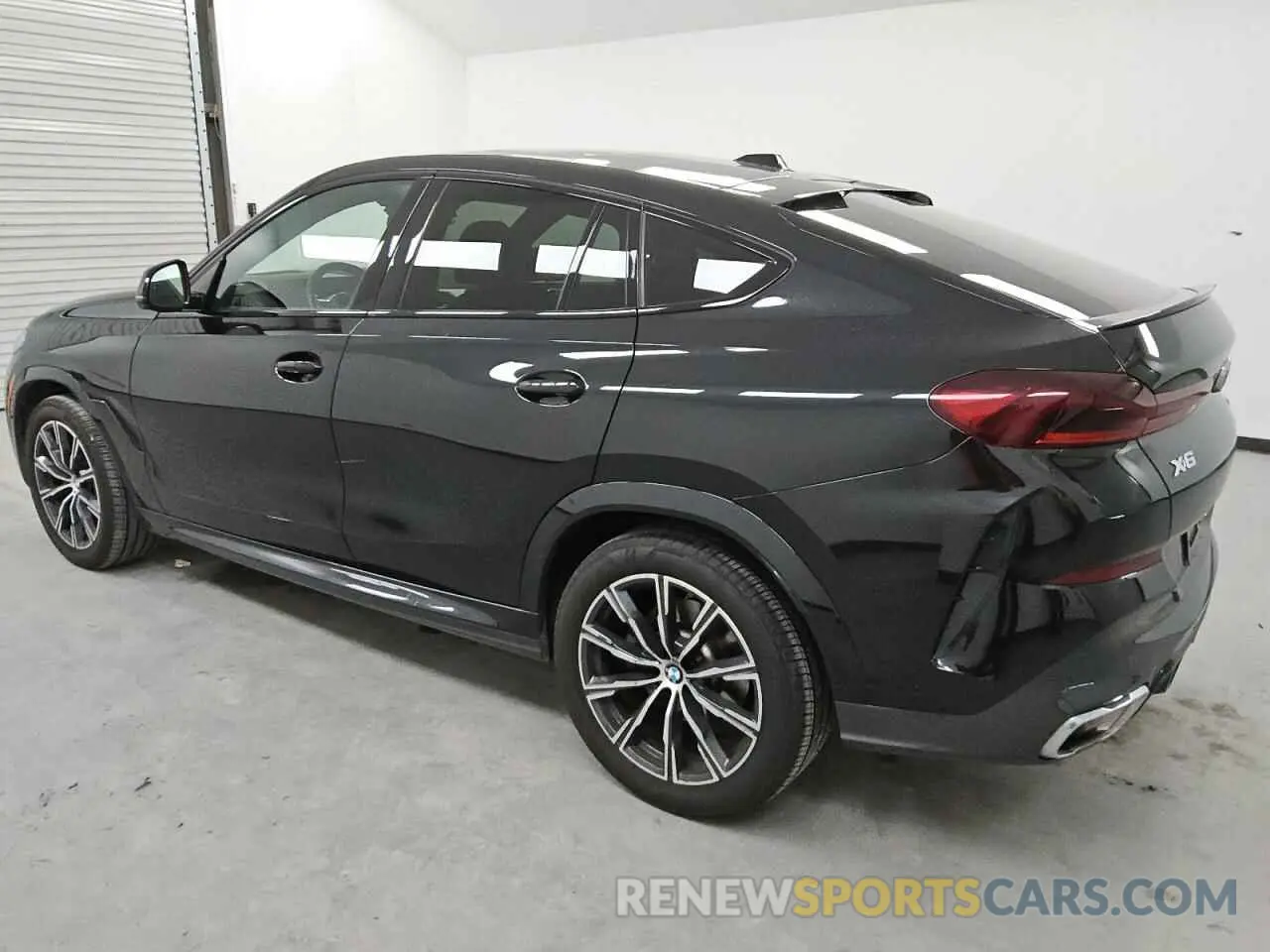 2 Photograph of a damaged car 5UX33EX05S9X14596 BMW X6 2025