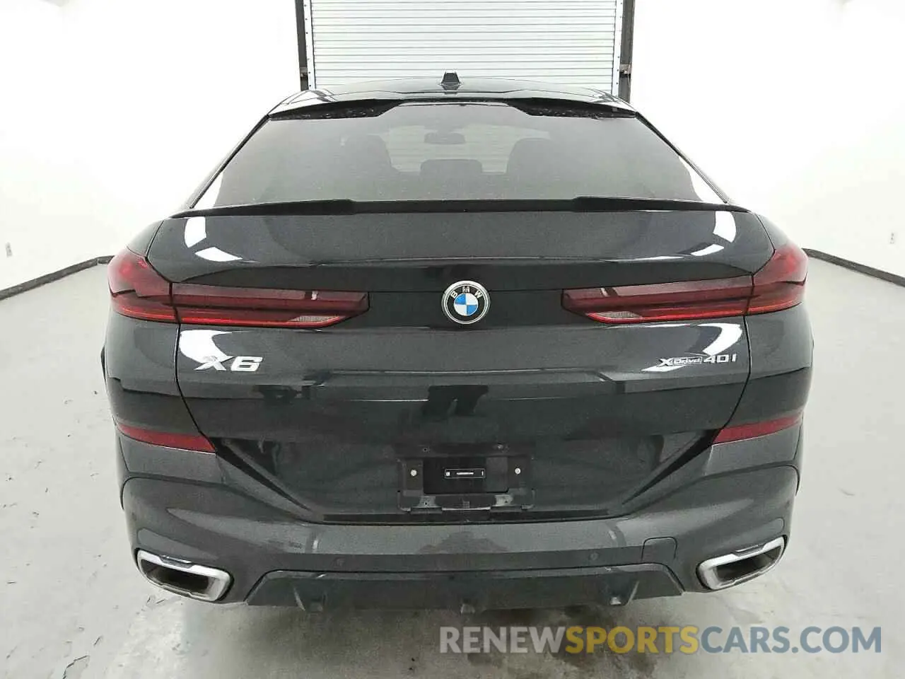 6 Photograph of a damaged car 5UX33EX05S9X14596 BMW X6 2025