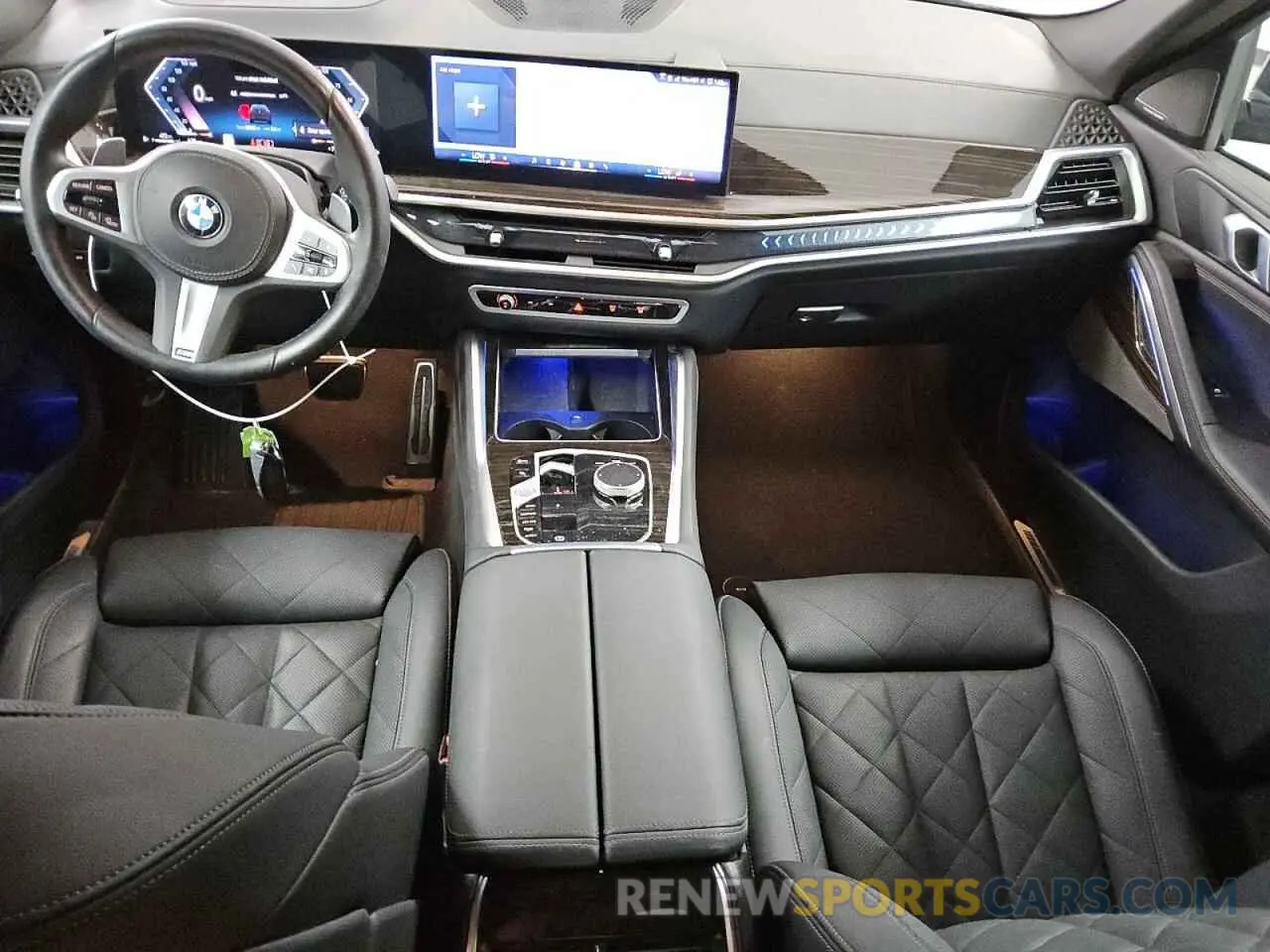 8 Photograph of a damaged car 5UX33EX05S9X14596 BMW X6 2025