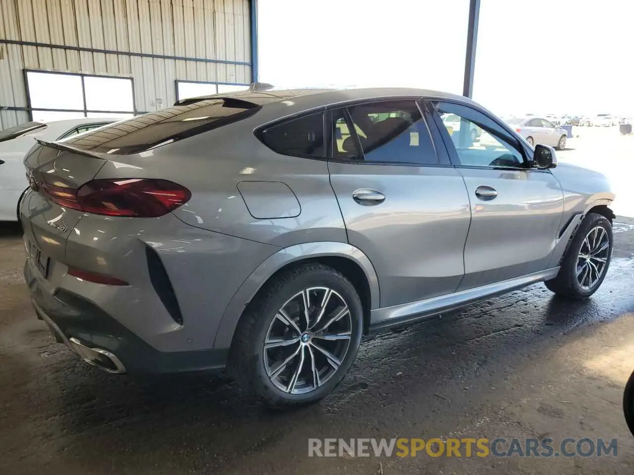 3 Photograph of a damaged car 5UX33EX06S9X36591 BMW X6 2025