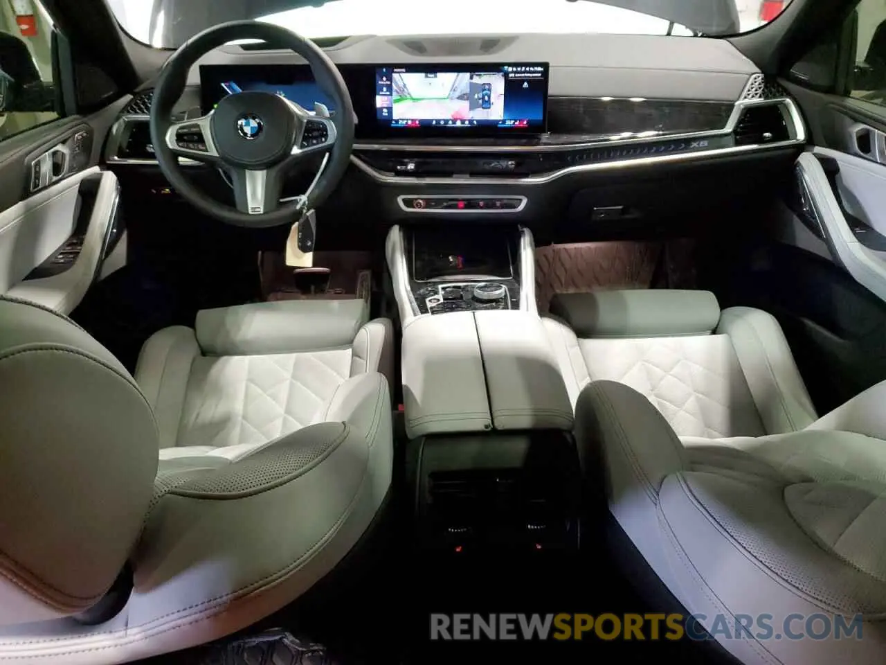 8 Photograph of a damaged car 5UX33EX08S9Y77906 BMW X6 2025